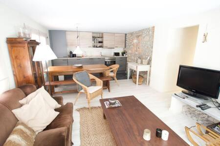Apartament Central Amb Terrassa ألب المظهر الخارجي الصورة